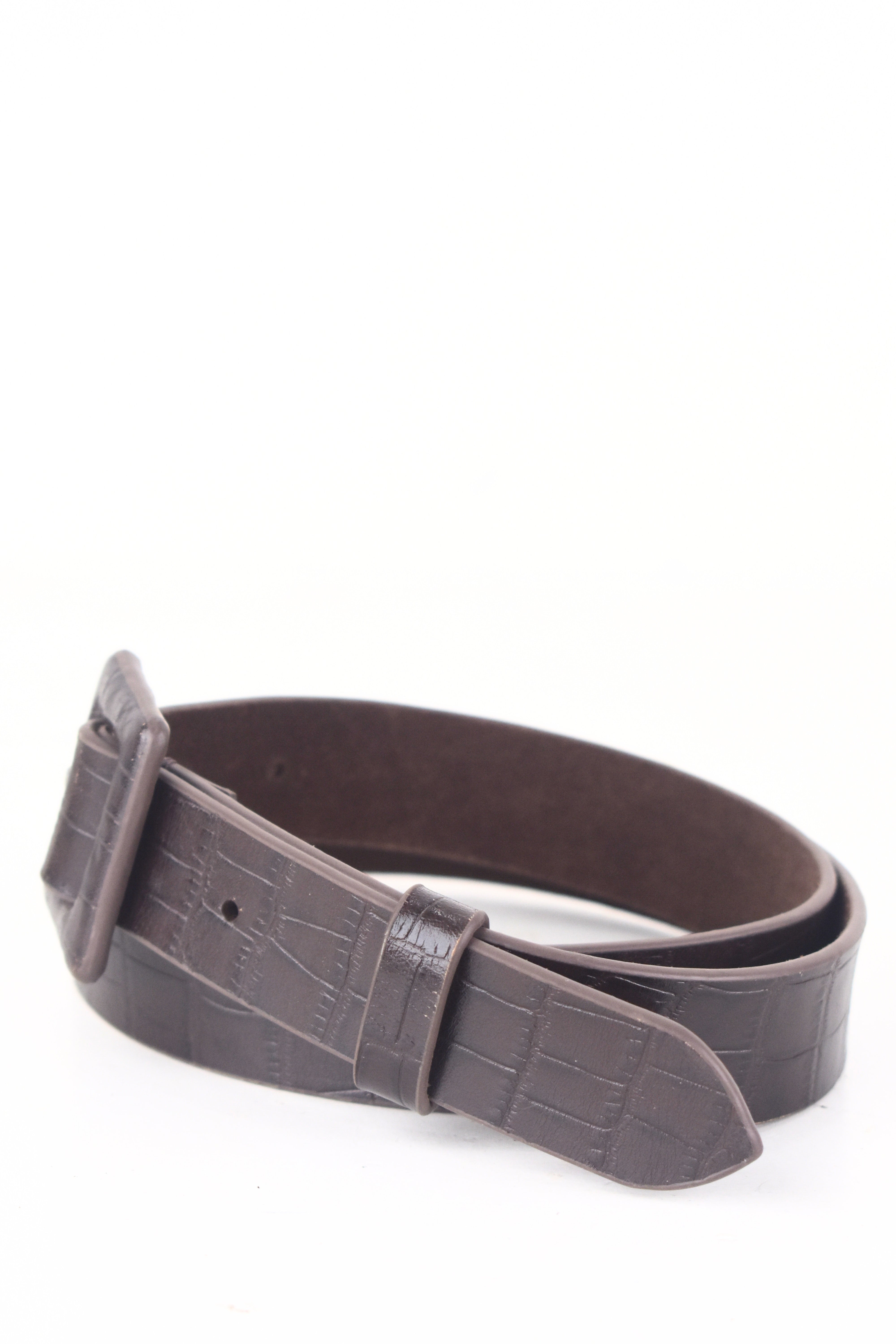 Classic Croc-Textured Leather Belt – Deep Brown Elegance