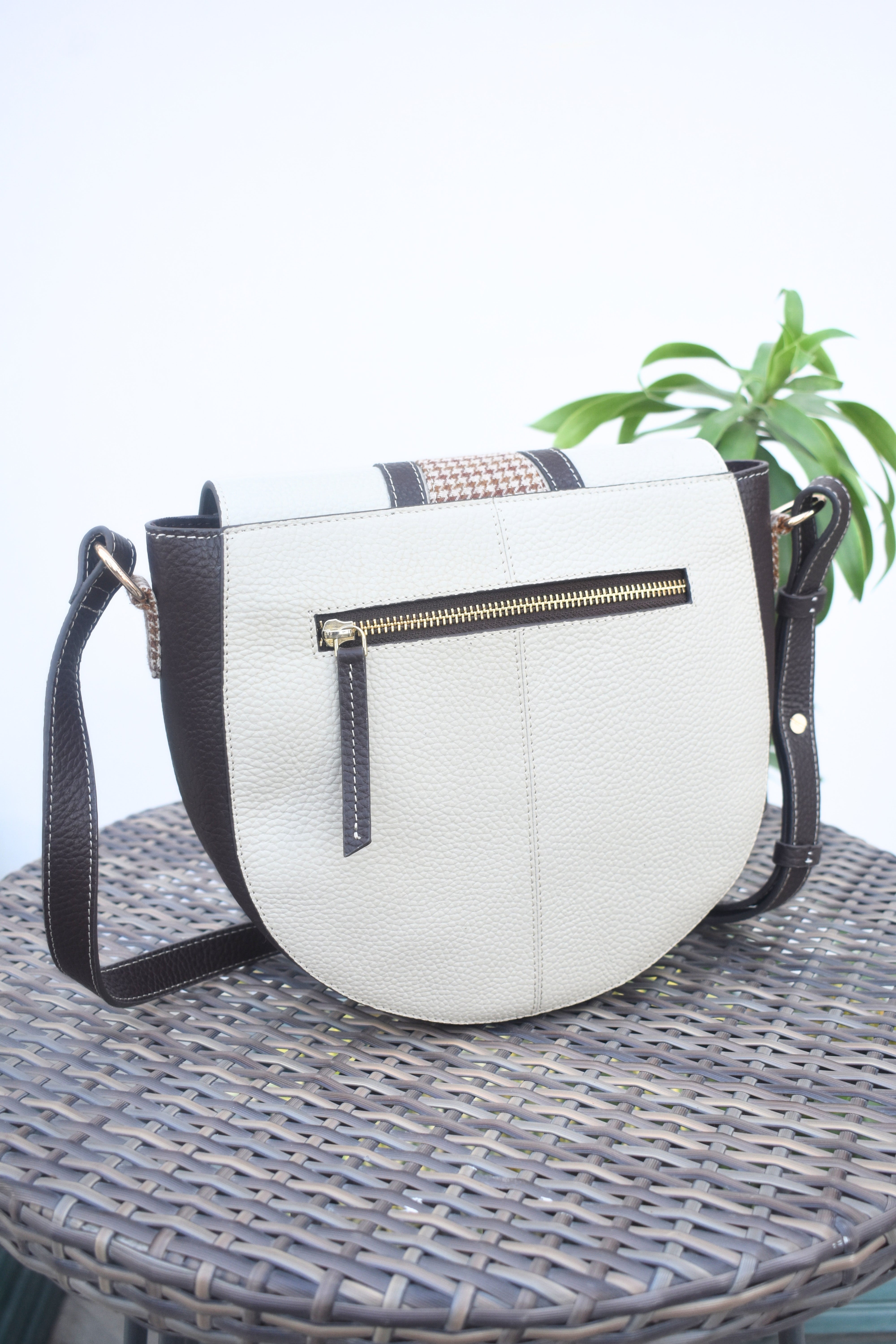 Chic Houndstooth Leather Sling Bag