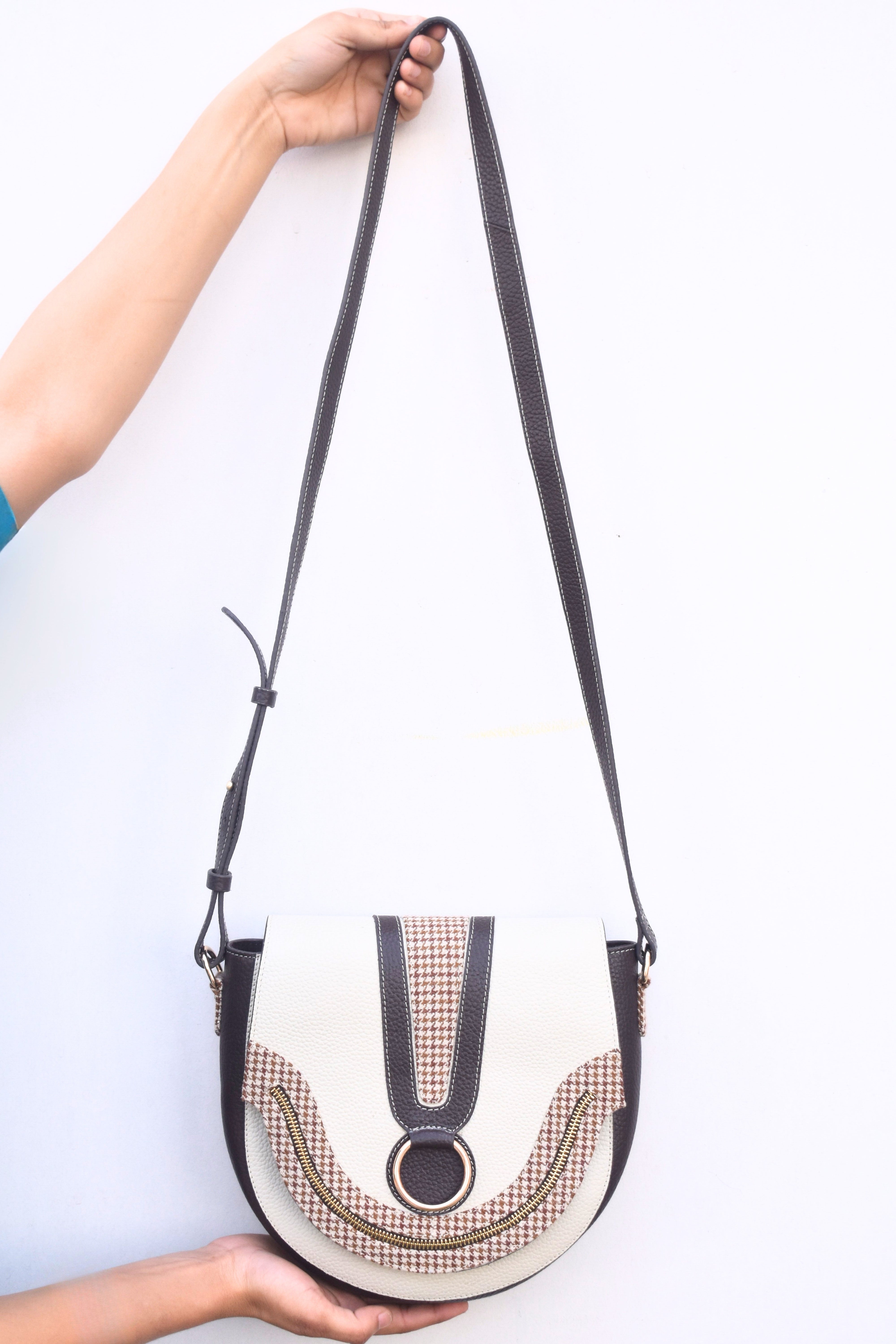 Chic Houndstooth Leather Sling Bag