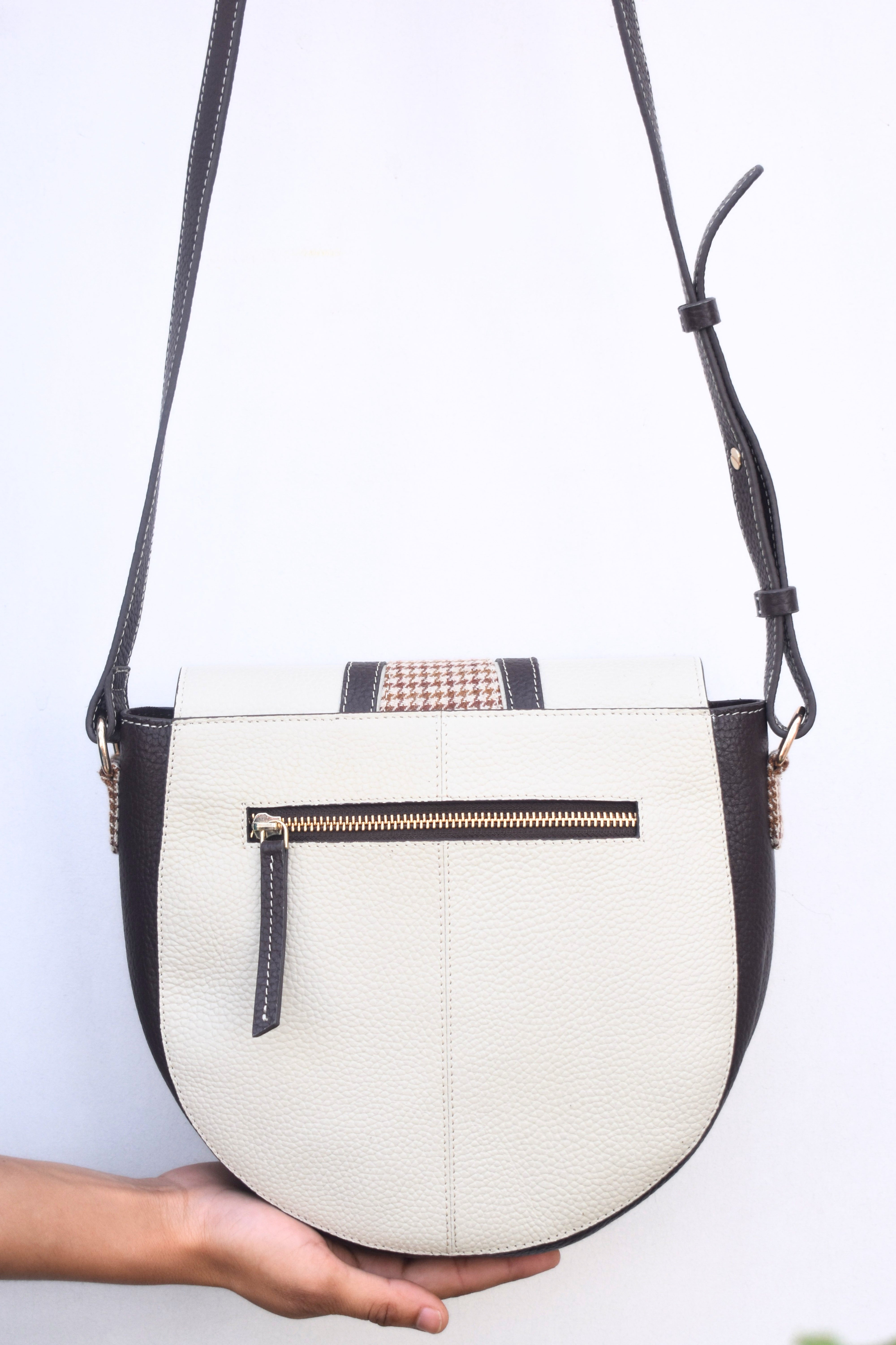 Chic Houndstooth Leather Sling Bag