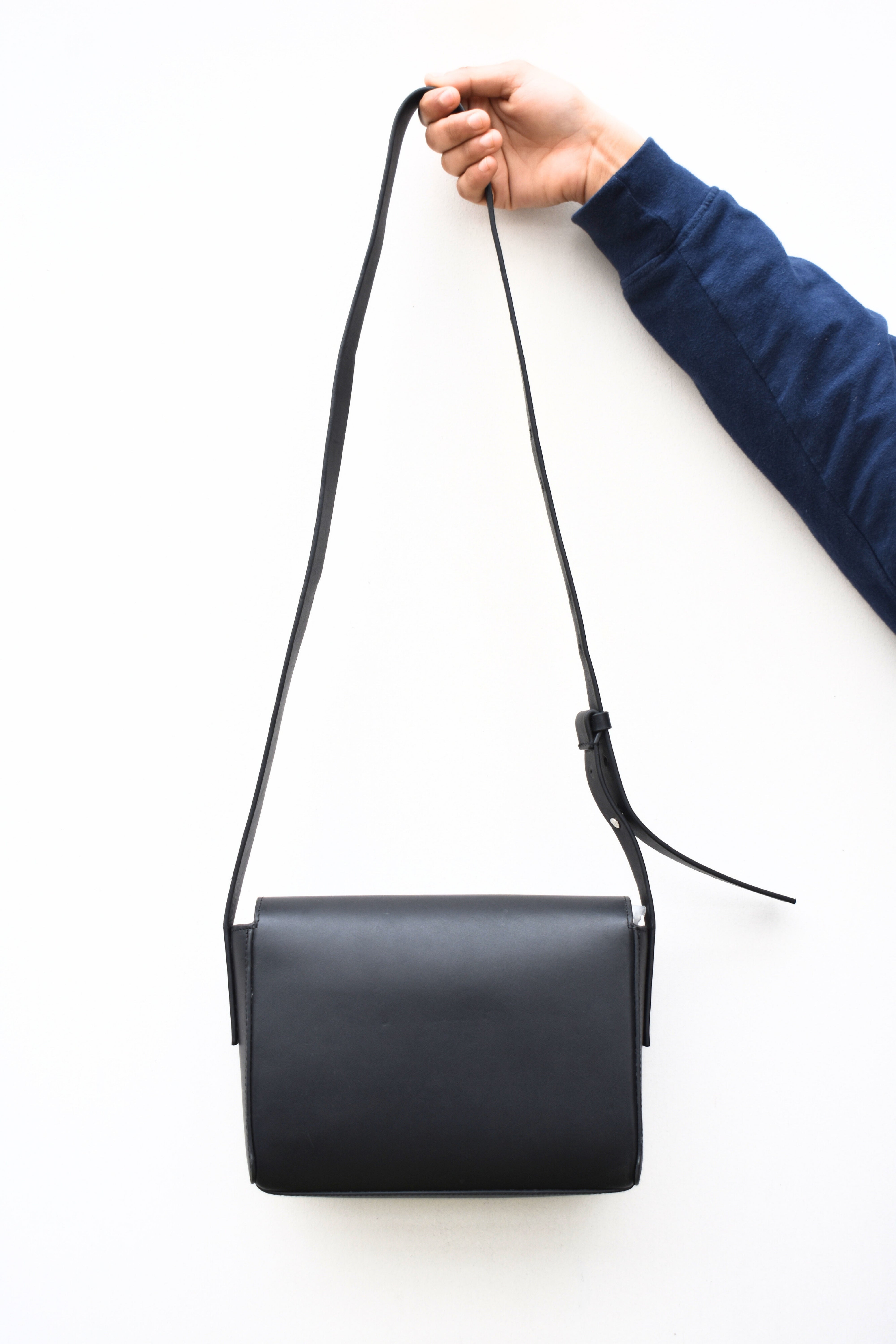 Jetlock Leather Messenger Bag