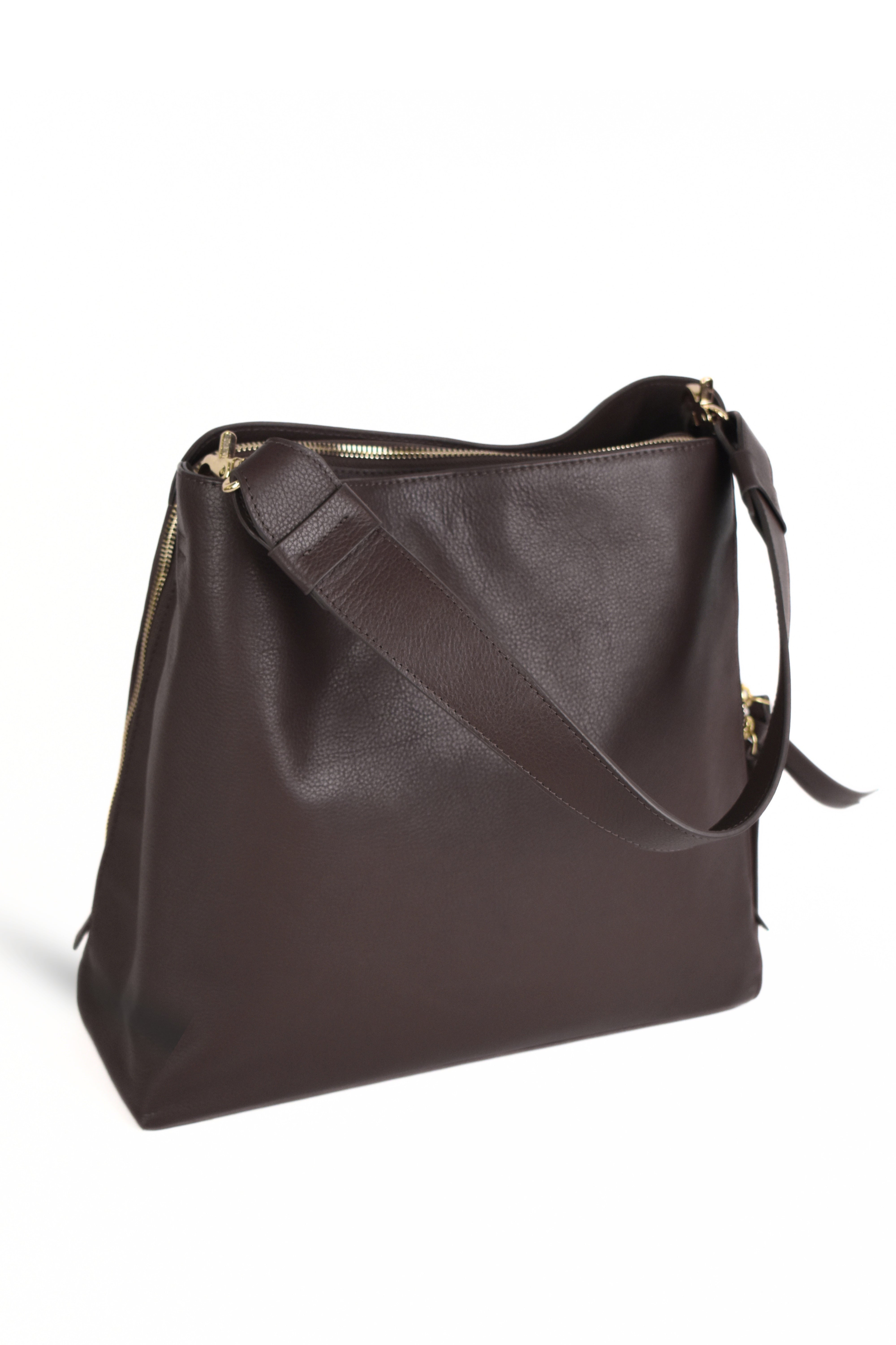 Elara Shoulder Bag