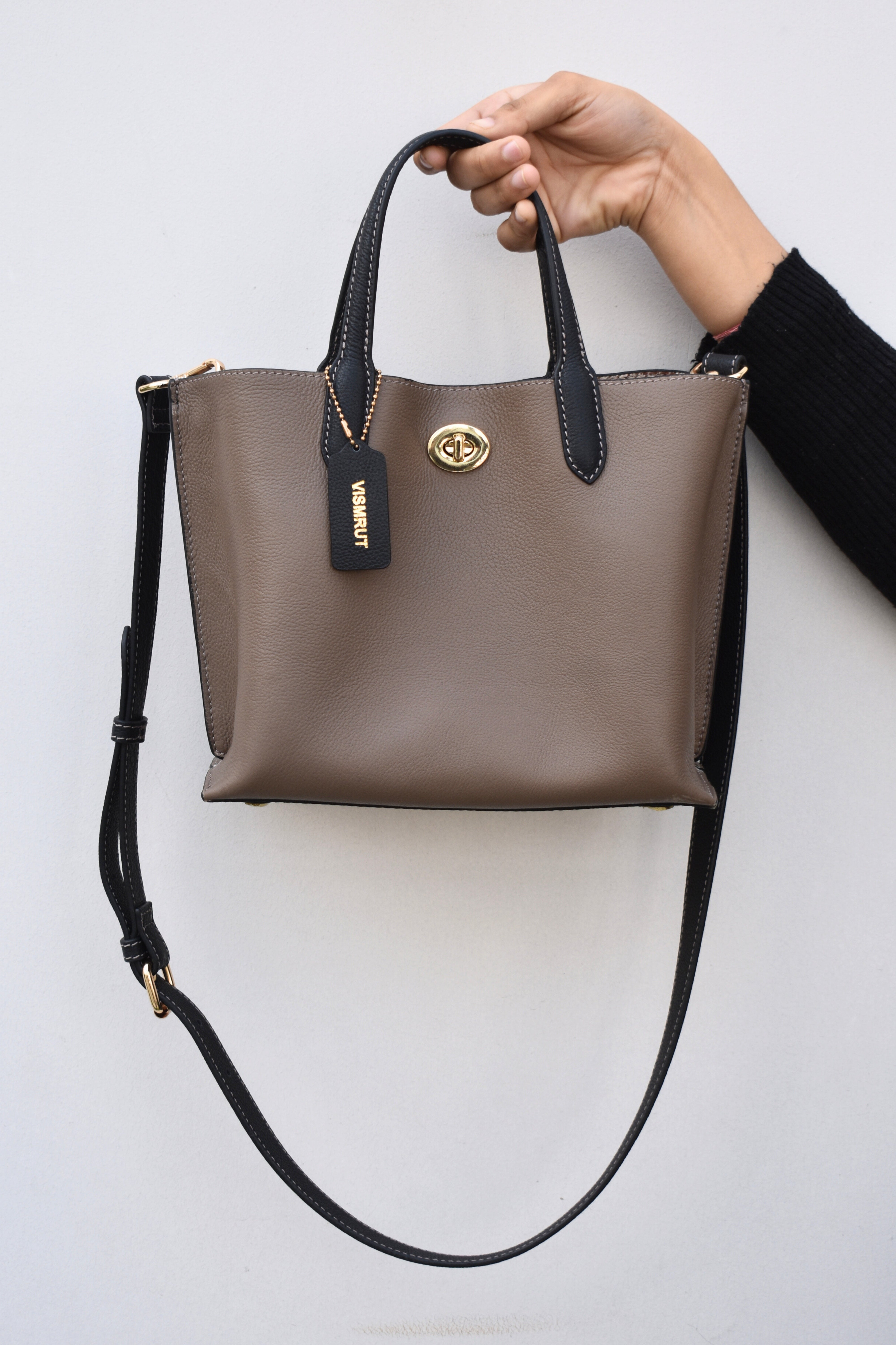 ModeLuxe Leather Handbag
