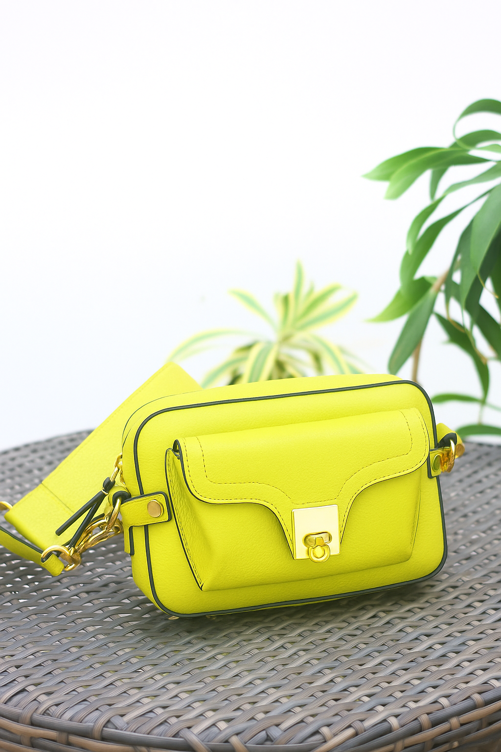 Truffle Noir Leather Bag