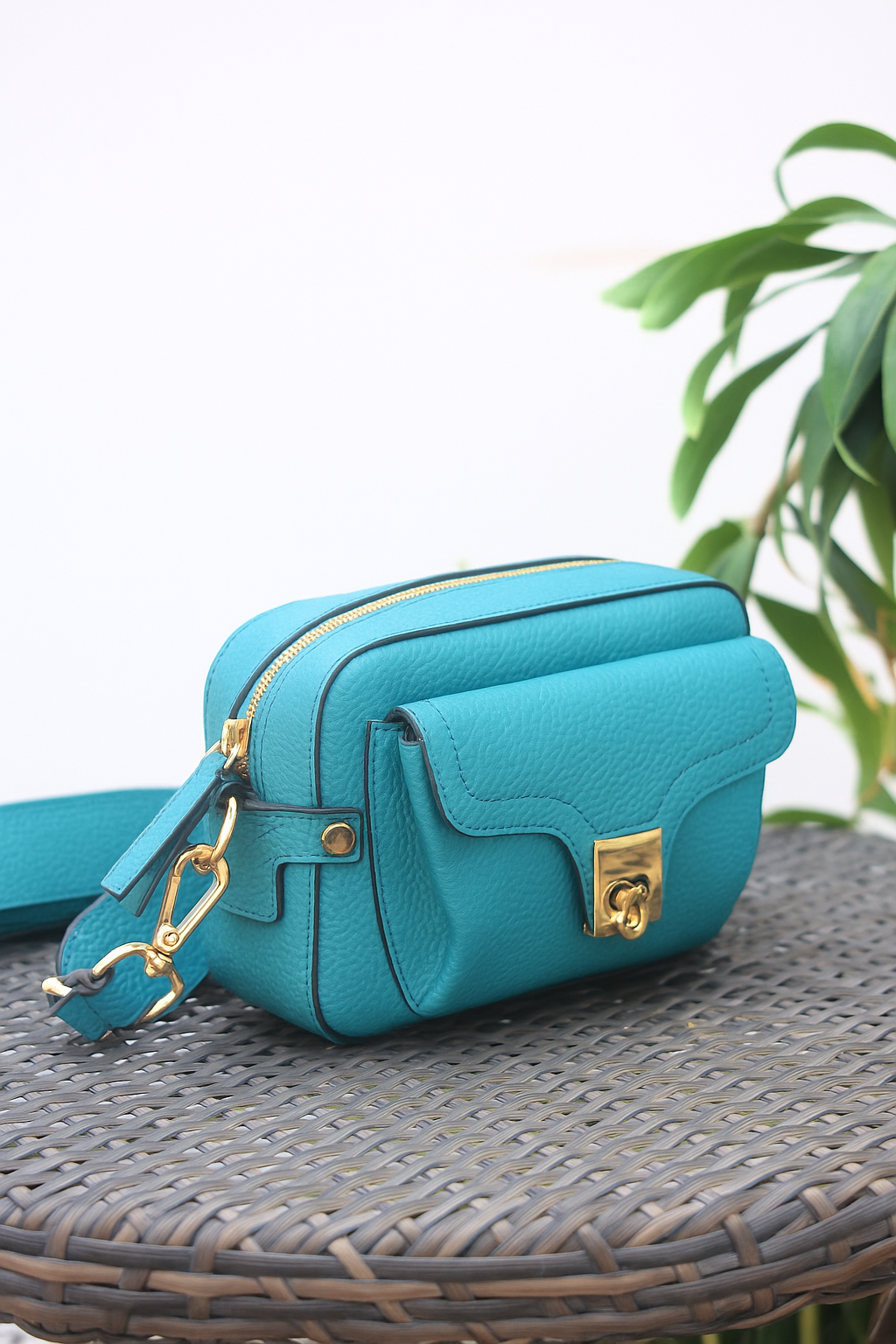 Truffle Noir Leather Bag