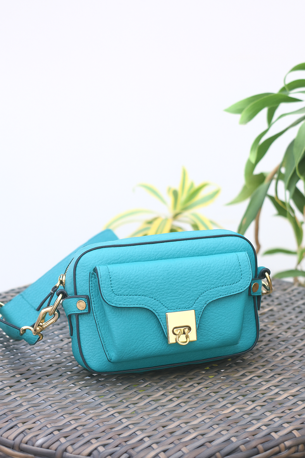 Truffle Noir Leather Bag