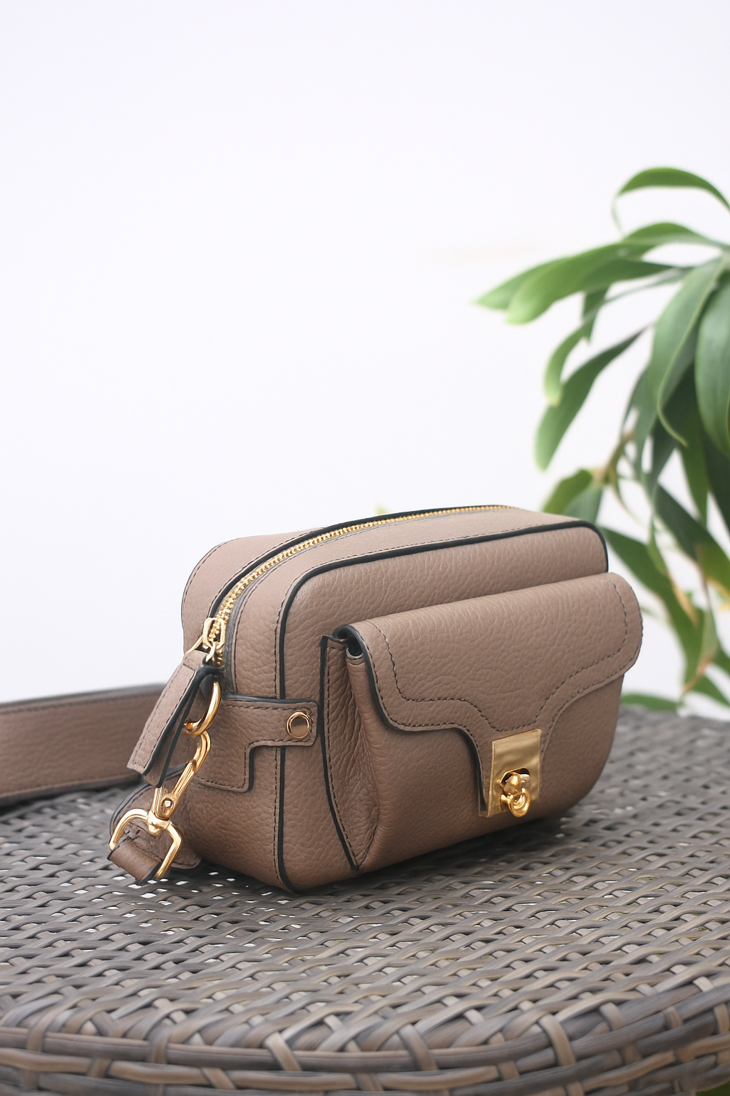 Truffle Noir Leather Bag