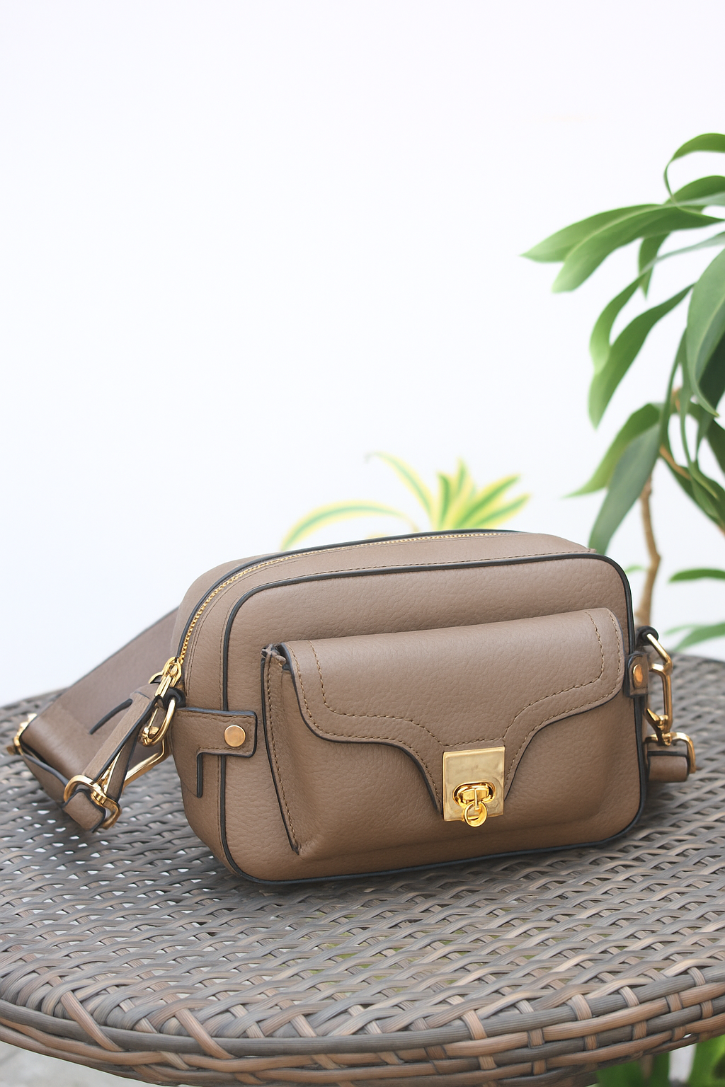 Truffle Noir Leather Bag