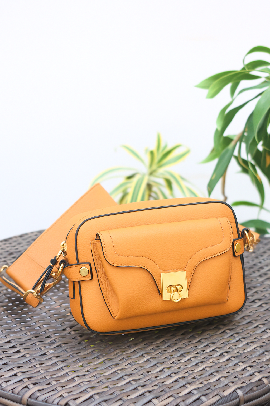 Truffle Noir Leather Bag