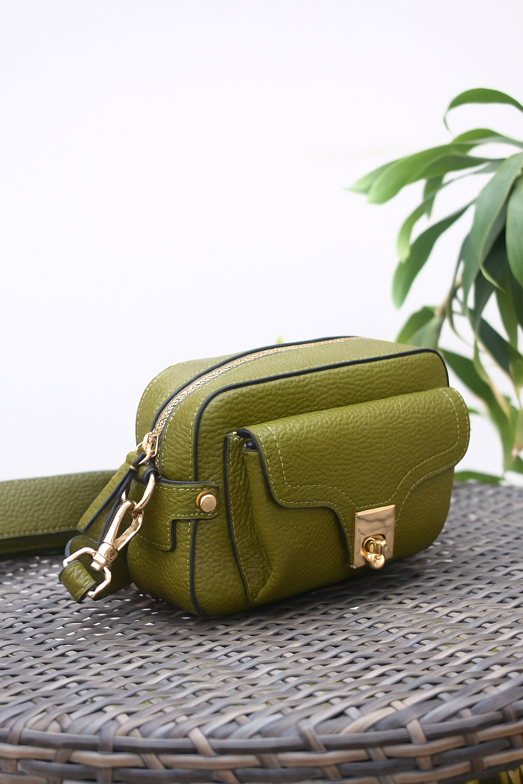 Truffle Noir Leather Bag