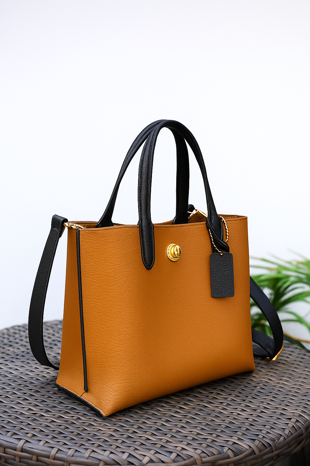 ModeLuxe Leather Handbag