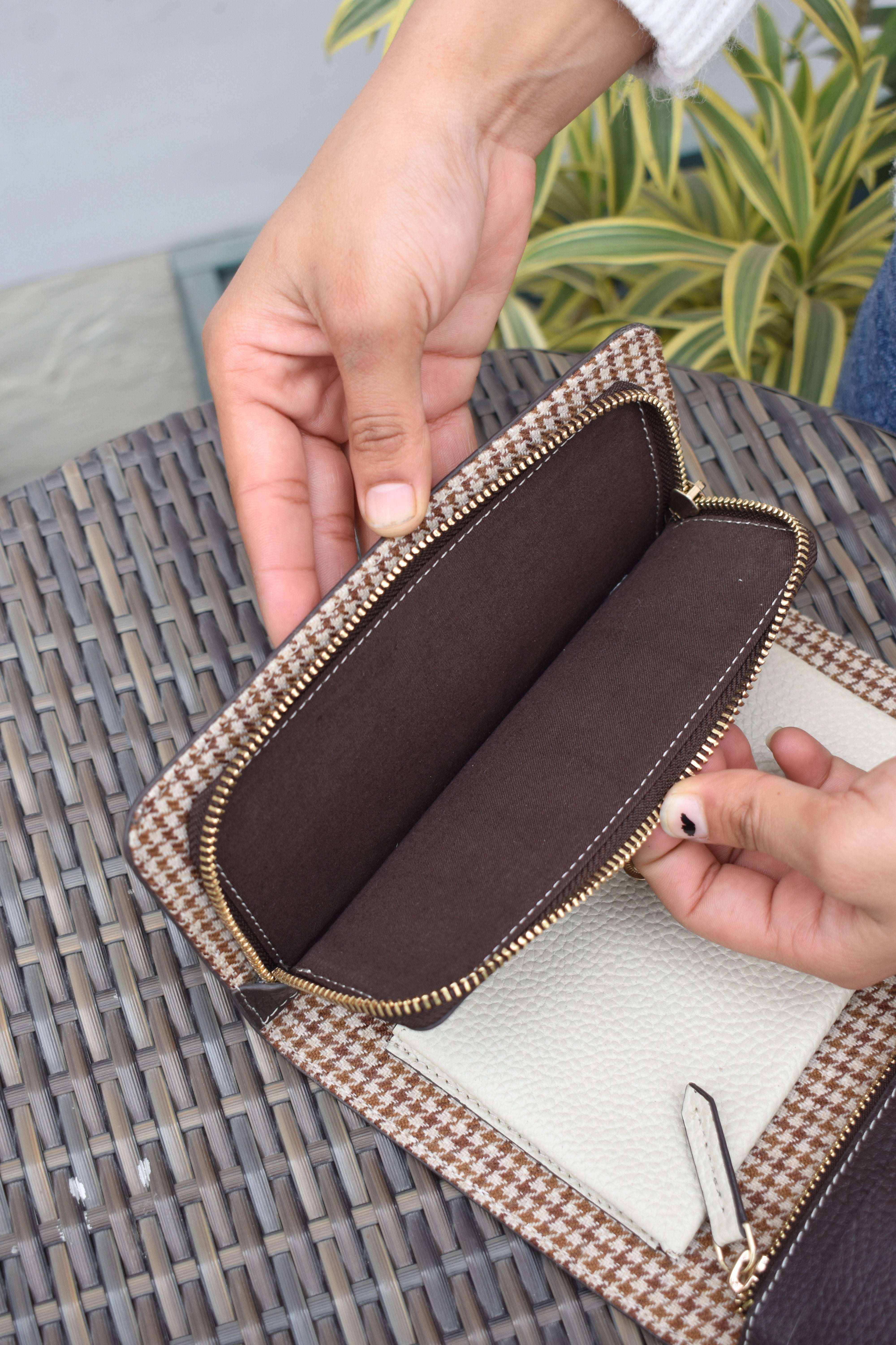Velinette Leather Clucth