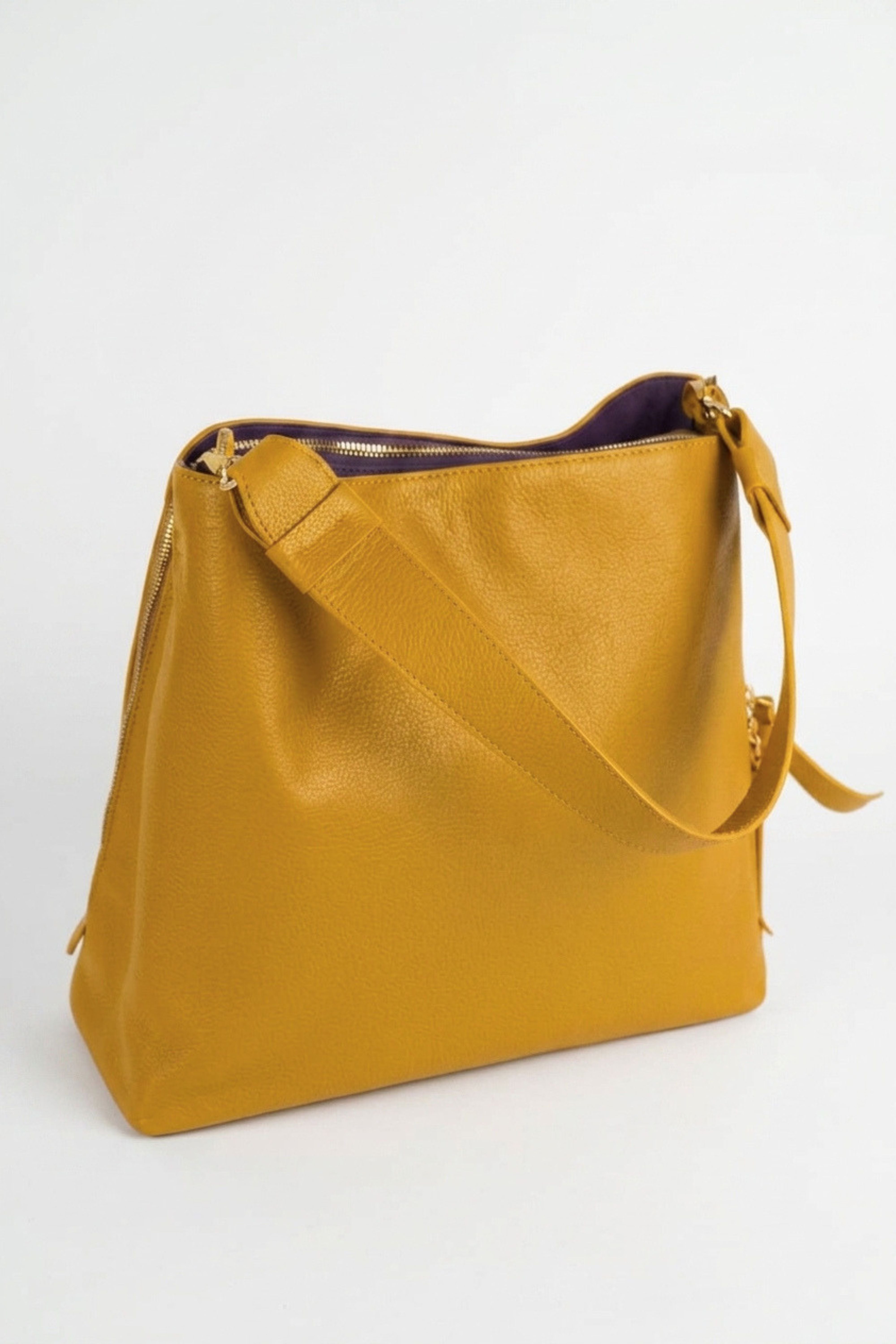 Elara Shoulder Bag