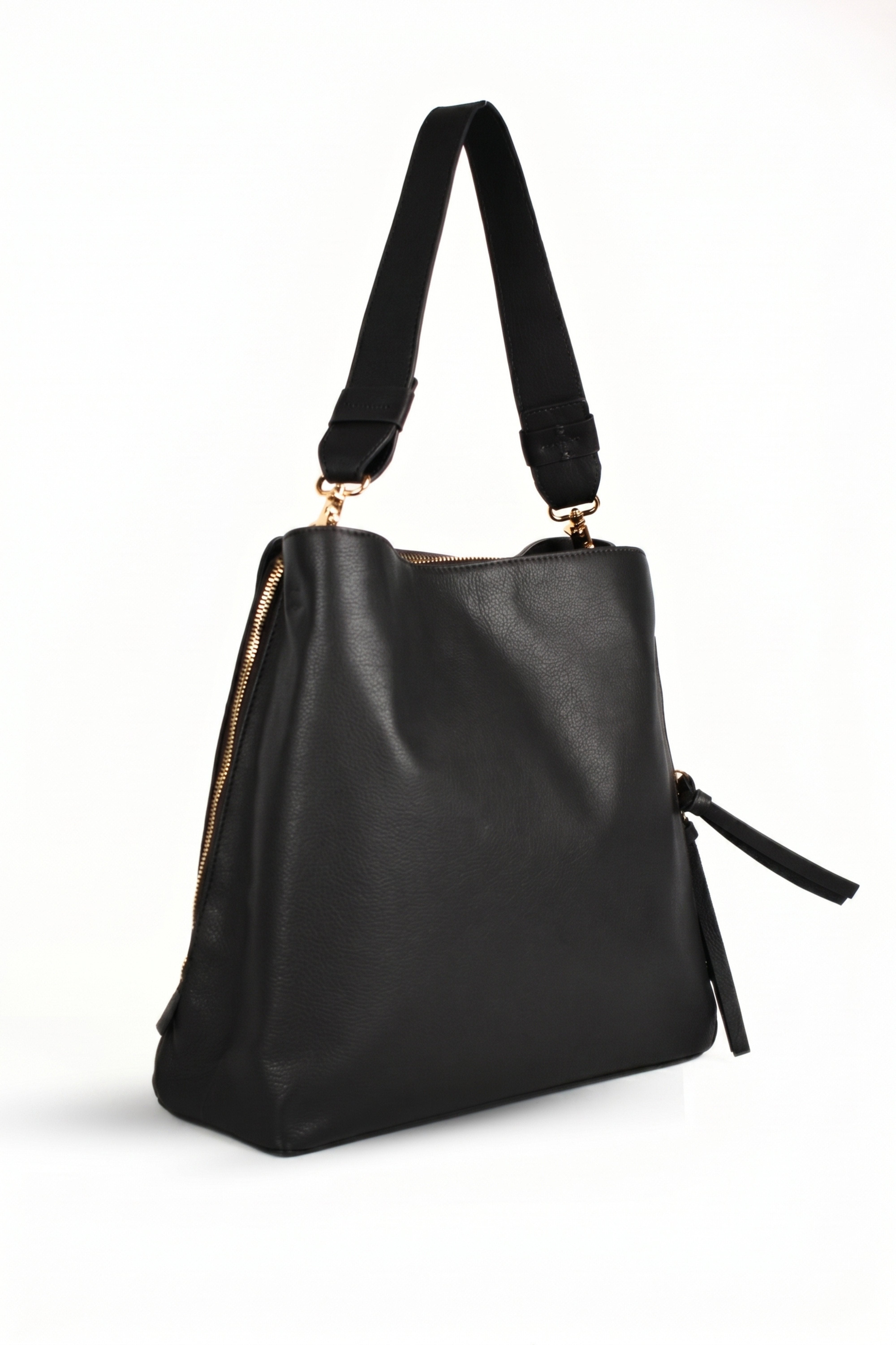 Elara Shoulder Bag