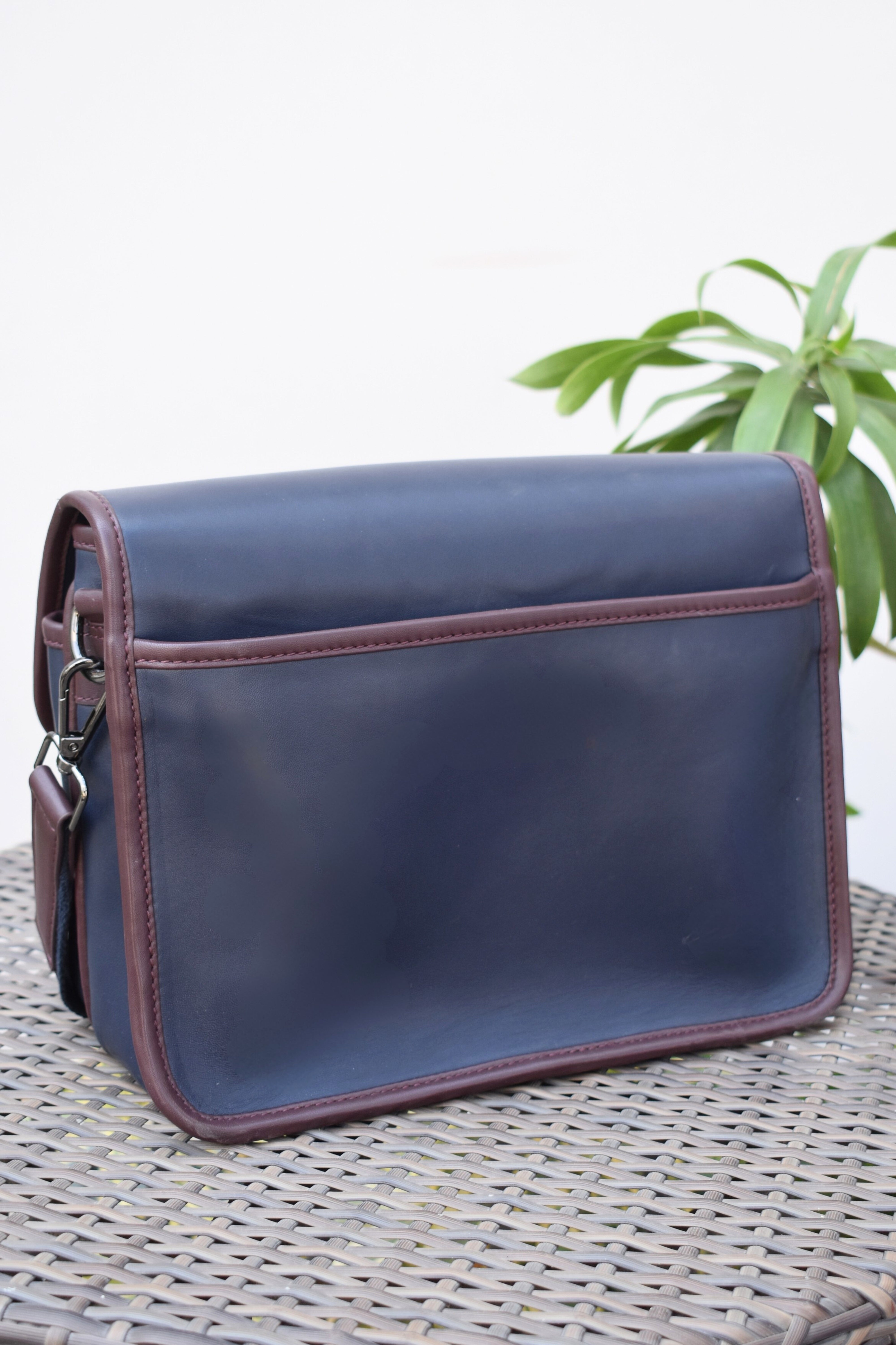 Elegant VT Leather Messenger Bag