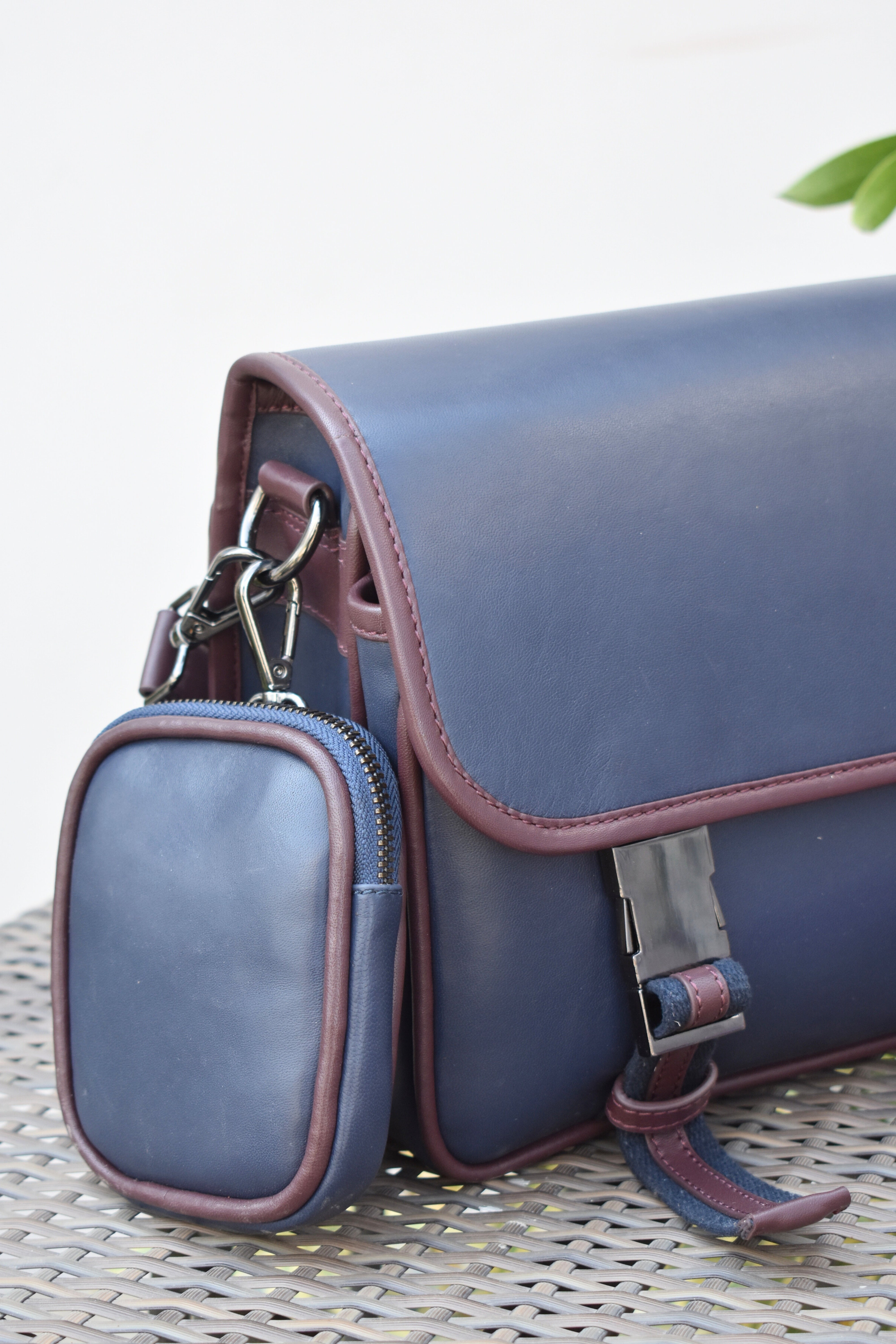 Elegant VT Leather Messenger Bag